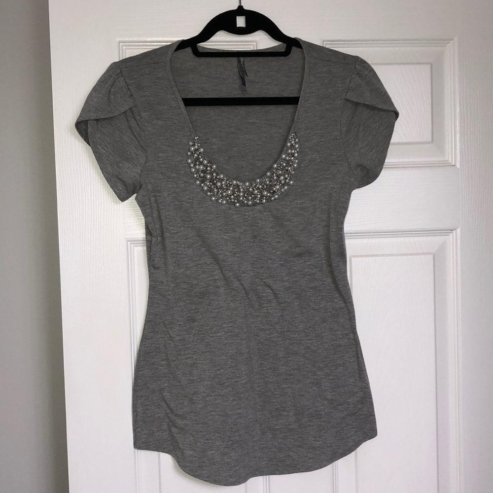 BEADED FITTED TEE